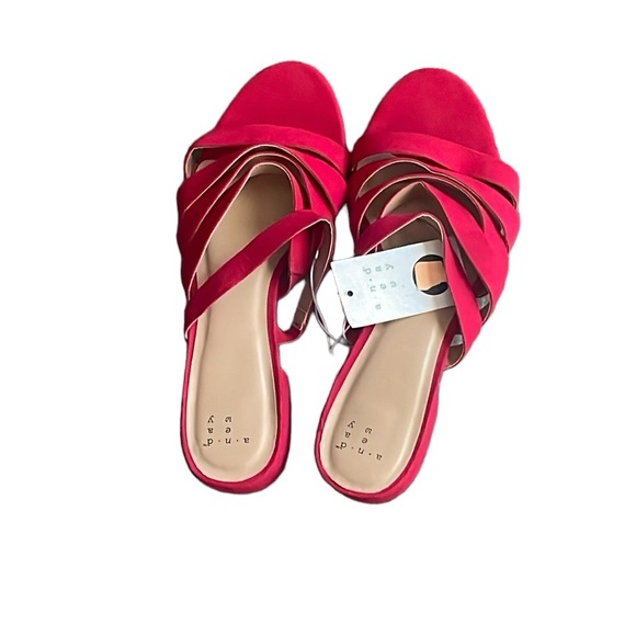 A New Day - Multi-Strap Low Heeled Slide Sandals - Picture 8 of 8